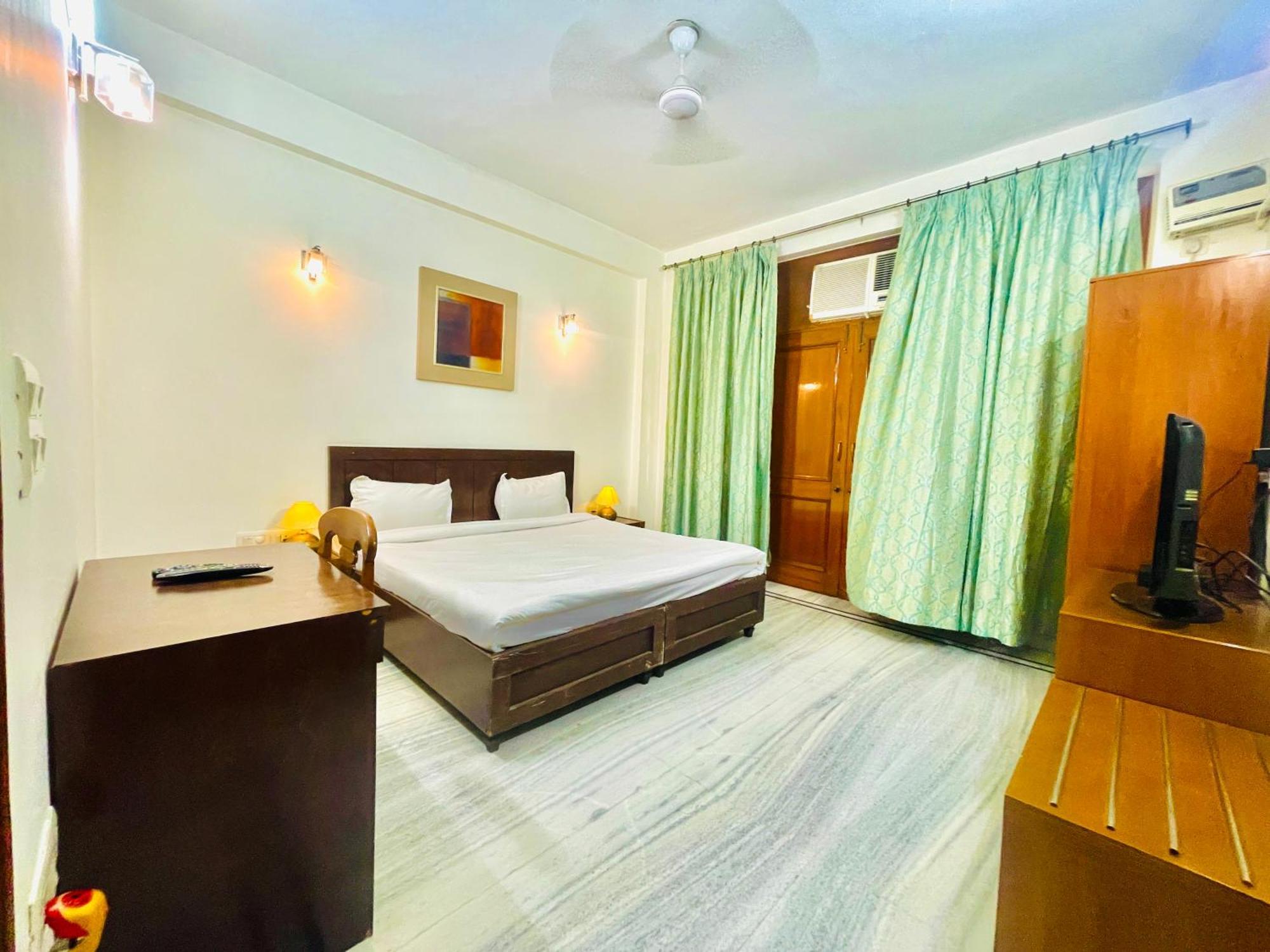 Bedchambers Serviced Apartments - Artemis Hospital คูร์เคาน์ ภายนอก รูปภาพ